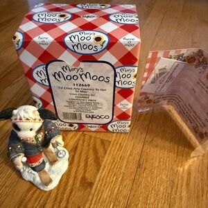 Vintage Mary's Moo Moos "I'd Cross Any Country to Get to Moo" Figurine